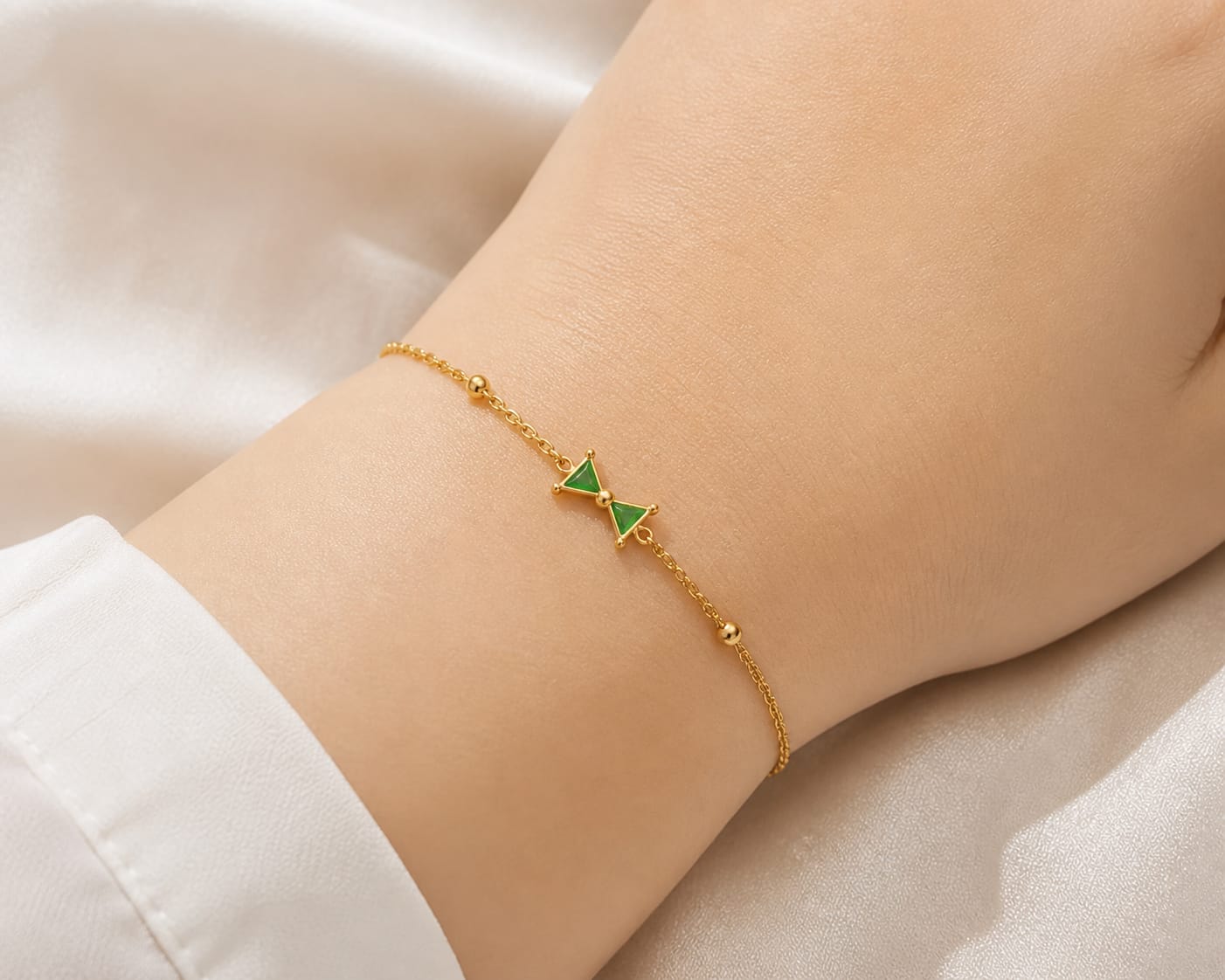 Emerald Bow Bracelet