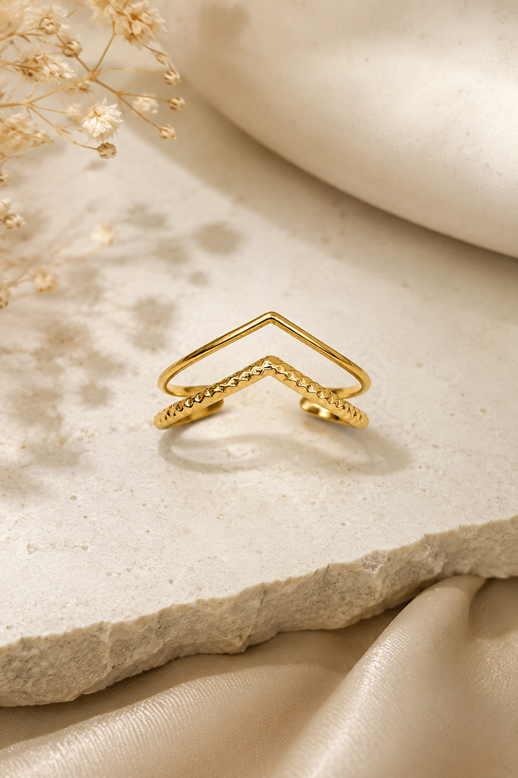 Twin V Ring