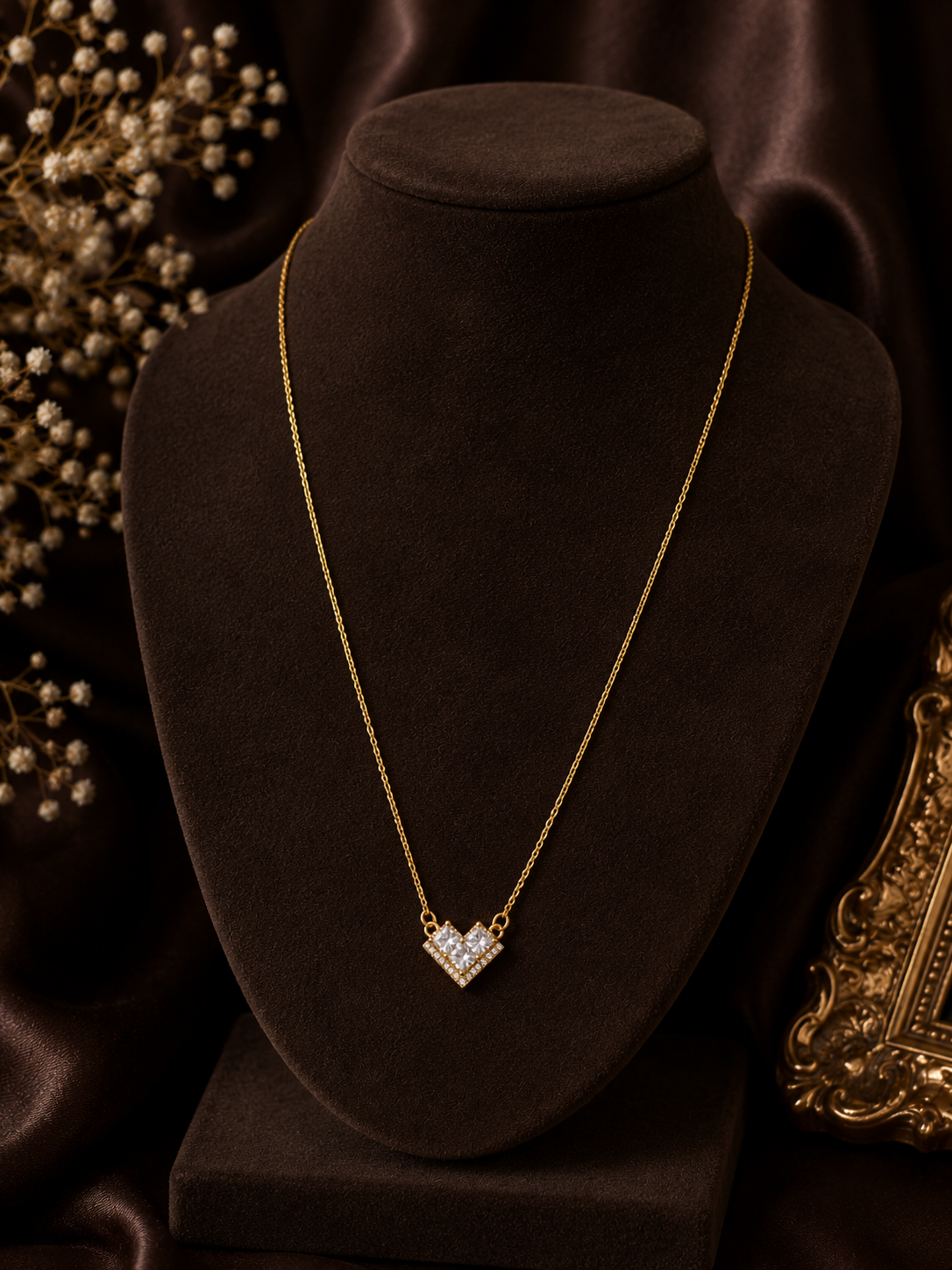 Luxe Love Necklace (White)
