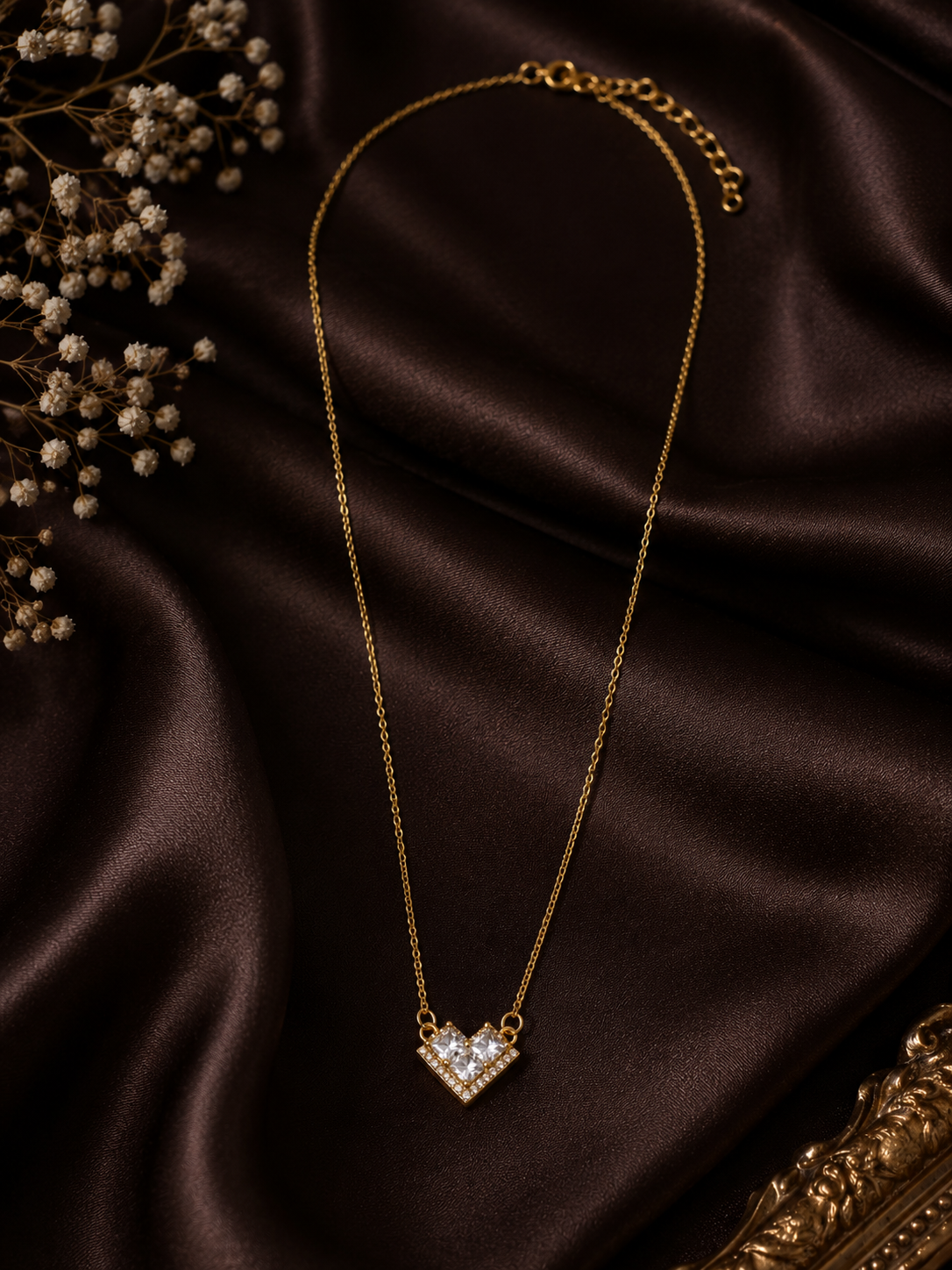 Luxe Love Necklace (White)