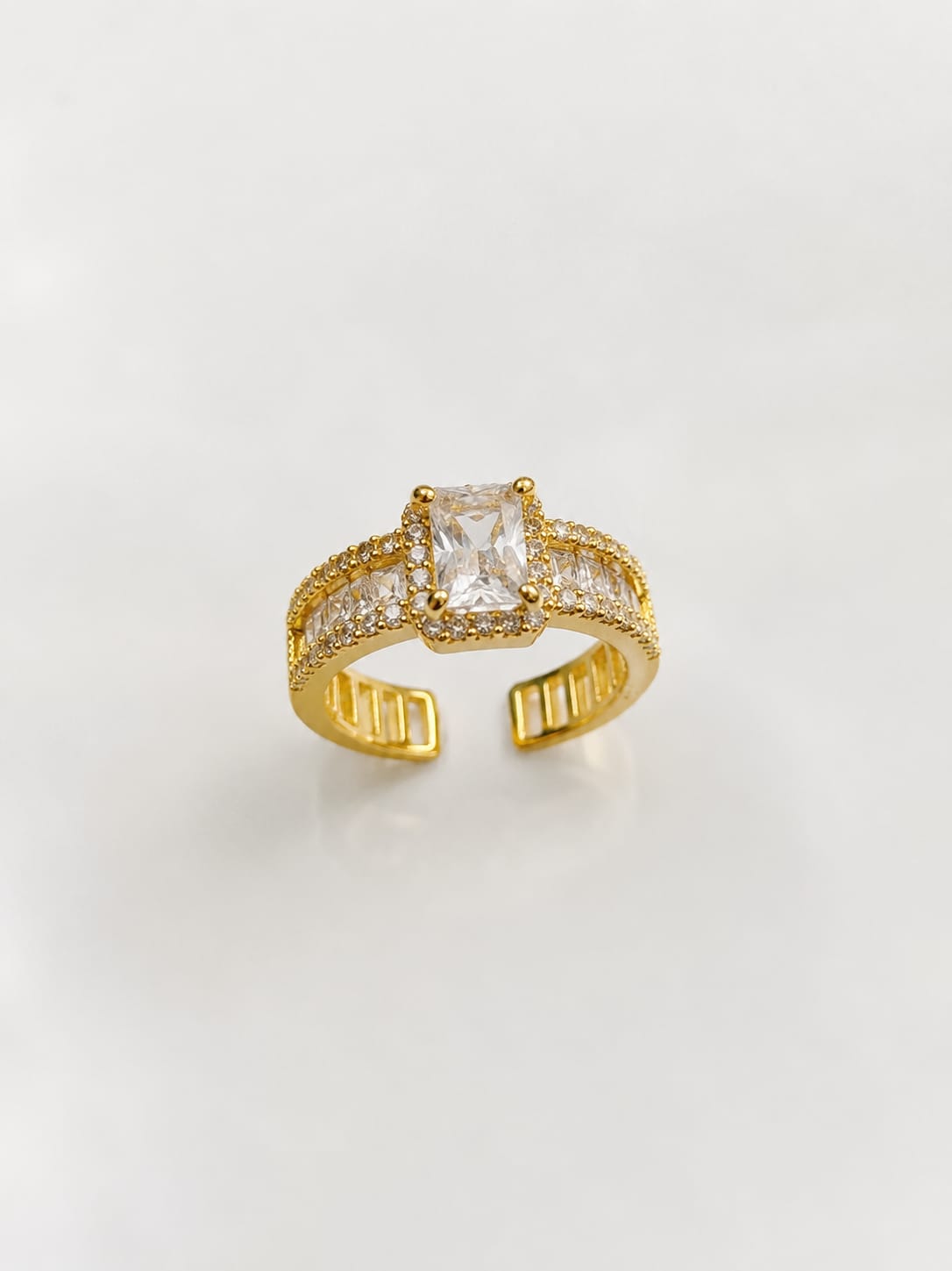 Luxe Brilliance Ring